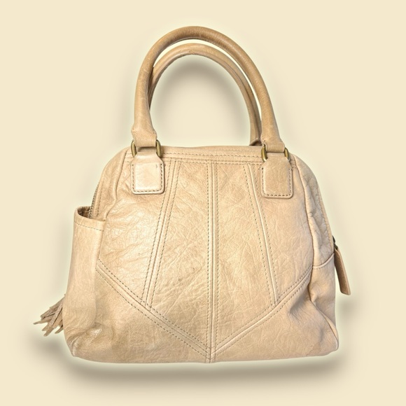 👡Vintage Juicy Couture Leather Bowler Nude / Taupe Tassel Bag Top Handle Orb - Picture 2 of 8